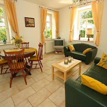 Holiday home With Garden Views, Cleaning Included Wijlre