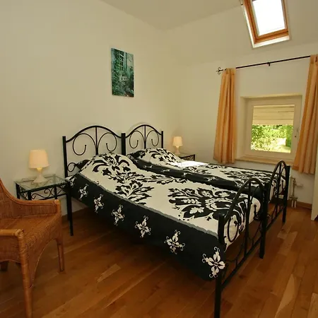 Holiday home With Garden Views, Cleaning Included Wijlre