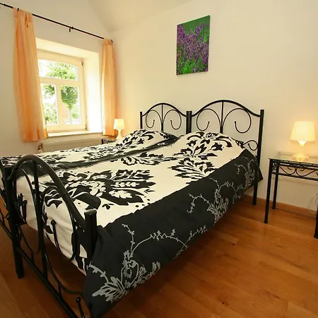 With Garden Views, Cleaning Included Wijlre