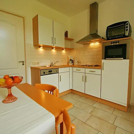 With Garden Views, Cleaning Included * Wijlre