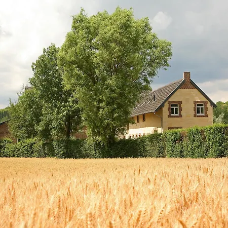 With Garden Views, Cleaning Included Wijlre