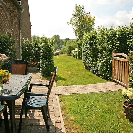 With Garden Views, Cleaning Included Wijlre