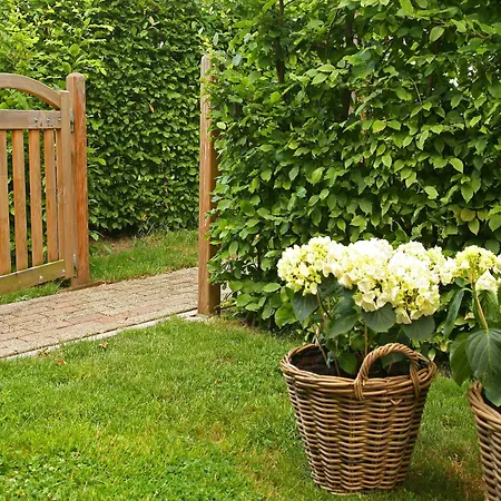 With Garden Views, Cleaning Included Holiday home