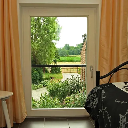 Holiday home With Garden Views, Cleaning Included Wijlre