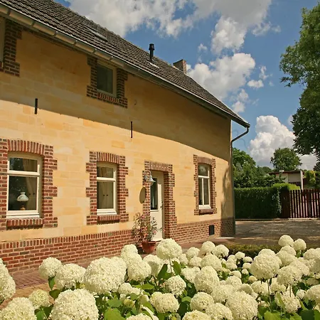 With Garden Views, Cleaning Included Holiday home *
