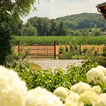 With Garden Views, Cleaning Included Holiday home *